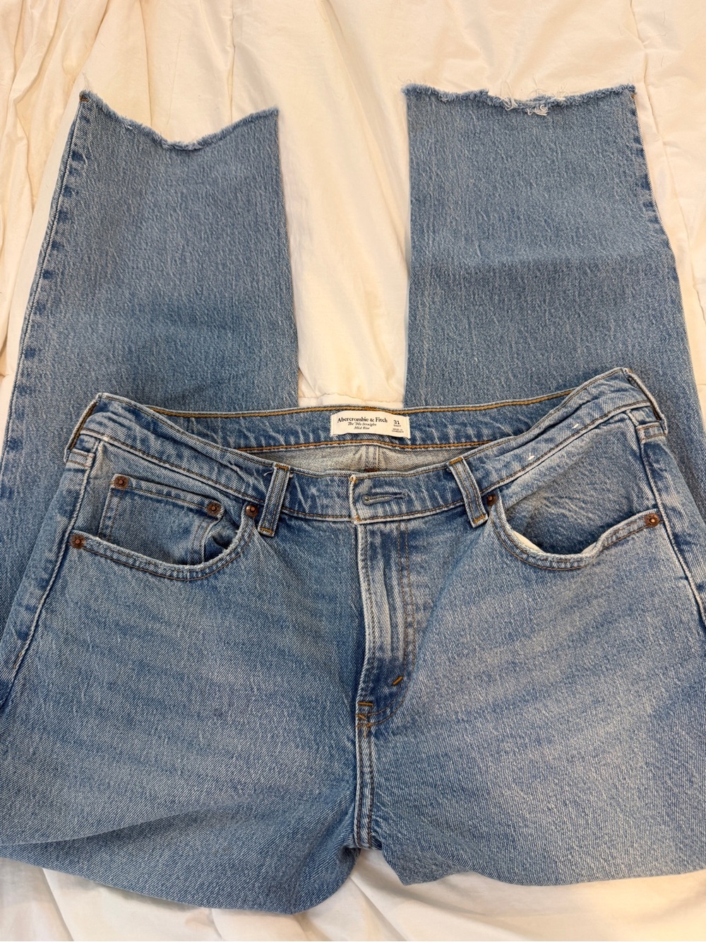 Abercrombie & Fitch Light Wash 90s Straight Mid Rise Jeans